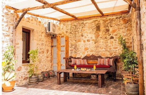 Kouroutai Apartment | Apartment 'Trouloto' with Mountain View, Wi-Fi and Air Conditioning