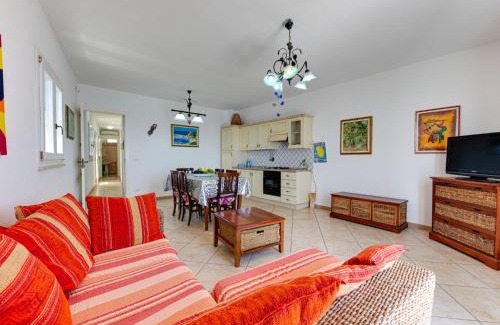 Castro Marina Apartment | Apartment Villetta Paradiso-2 by Interhome