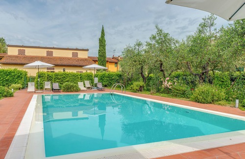 Vinci Apartment | Apartment 'Vinsantaia' with Shared Pool, Wi-Fi and Air Conditioning