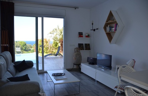 Port de la Selva Apartment | Apartment with pool and sea view