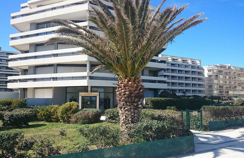La Cote Radieuse Apartment | Apartment waterfront luxury building Canet Sud, parking and WIFI access
