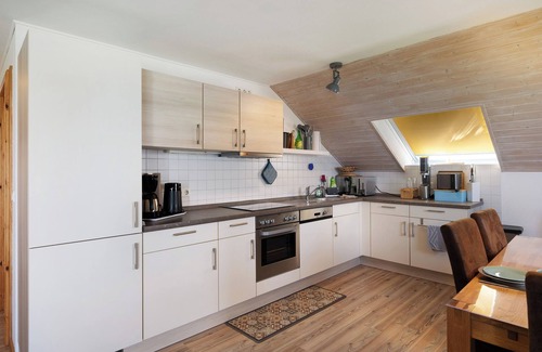 Langeneß Apartment | Apartment 'Watt'nblick' with Sea View, Shared Garden and Wi-Fi