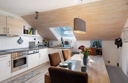 Langeneß Apartment | Apartment 'Watt'nblick' with Sea View, Shared Garden and Wi-Fi