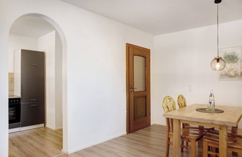 Zeilarn Apartment | Apartment 'Weinberg' with Balcony and Wi-Fi