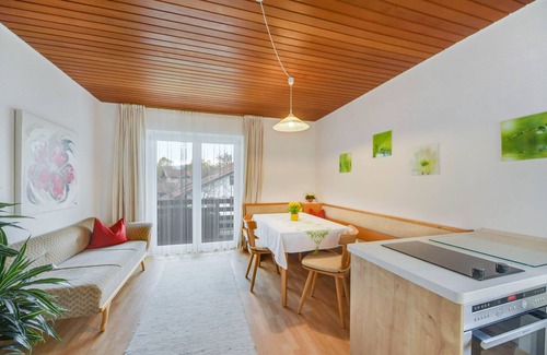 Chieming Apartment | Apartment "Wennesz 1" at Lake Chiemsee with South-Facing Balcony, Mountain View & Wi-Fi