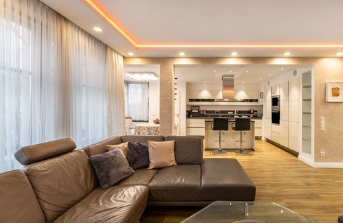 Golzheim Apartment | Apartment 'Wie Zuhause 2' with Private Terrace, Balcony and Wi-Fi