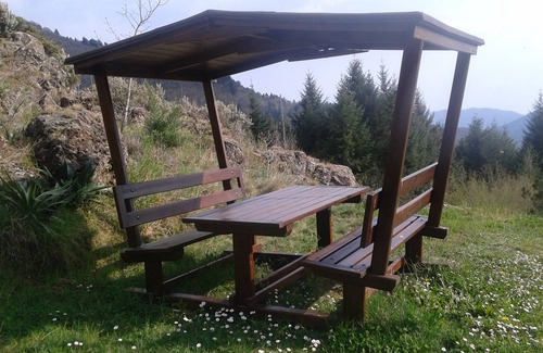 Borzonasca Apartment | Apartment with balcony in villa with park.