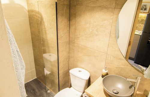 Suramericana Hotel | Apartment with balcony in Laureles