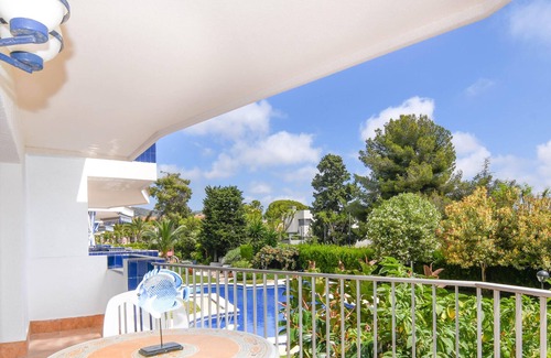 El Roc de Sant Gaieta Apartment | Apartment with communal pool and playground