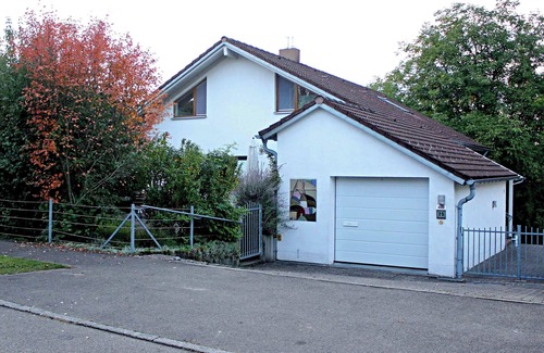 Neuravensburg Apartment | Apartment with views of mediterranean castle ruins