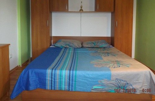Craiova Apartment | Apartment with double bed in downtown