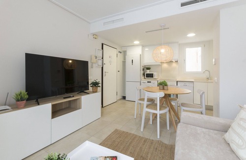 Grao de Gandia Apartment | Apartment with kitchen office. Modern decoration Next to the port. Wifi