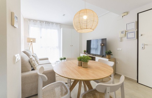 Grao de Gandia Apartment | Apartment with kitchen office. Modern decoration Next to the port. Wifi