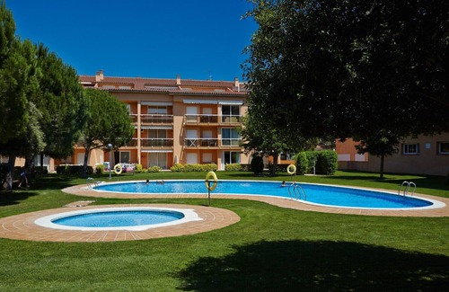 Pals Apartment | Apartment with garden & pool - 800 m Pals beach (SG 2 2H 205)