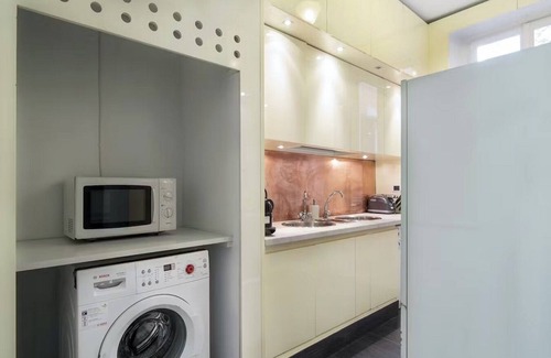 Monti Apartment | Apartment With Iconic View Of Arch of Constantine, Roman Forum And The Coliseum