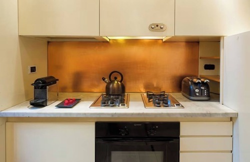 Monti Apartment | Apartment With Iconic View Of Arch of Constantine, Roman Forum And The Coliseum