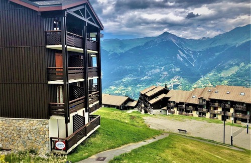 Montalbert Apartment | Apartment with magnificent views at the foot of the slopes