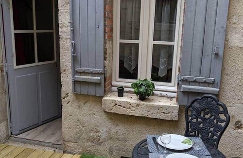 Blois Apartment | Apartment with private courtyard in the heart of Blois 2
