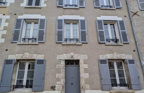 Blois Apartment | Apartment with private courtyard in the heart of Blois 2