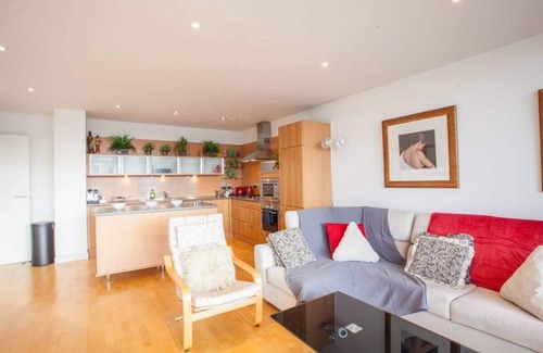Glasgow Westend Apartment | Apartment with river view 2 minutes from the hydro