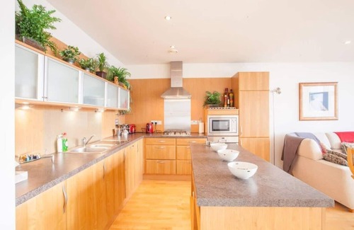Glasgow Westend Apartment | Apartment with river view 2 minutes from the hydro
