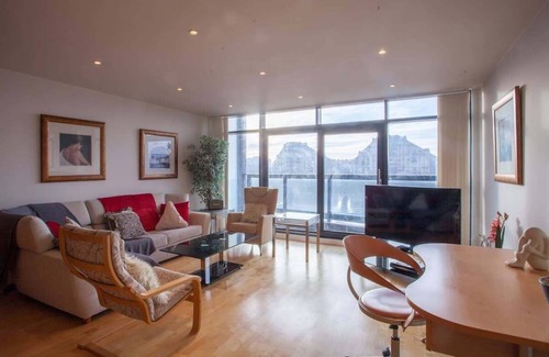 Glasgow Westend Apartment | Apartment with river view 2 minutes from the hydro