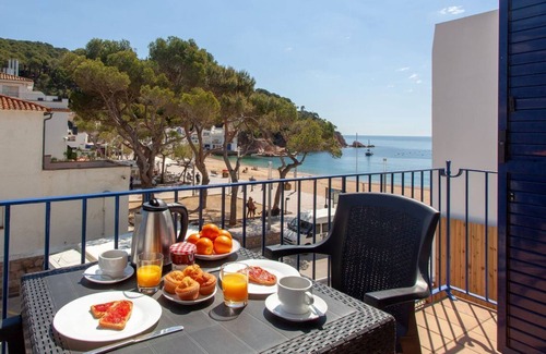 Tamariu Apartment | Apartment with sea views, near the beach, functional for families