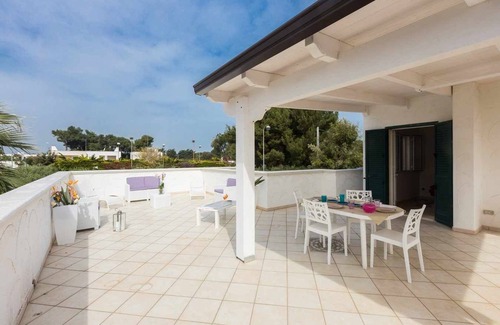 Specchiolla House | Apartment with terrace - parking space - 700 m from the sea