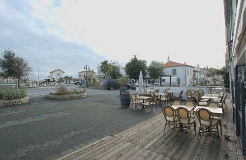 Ars-en-Re Apartment | Apartment with terrace at Ars-en-Ré port, free Wi-Fi
