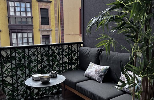 Gijon City Centre House | Apartment with terrace and parking near the beach