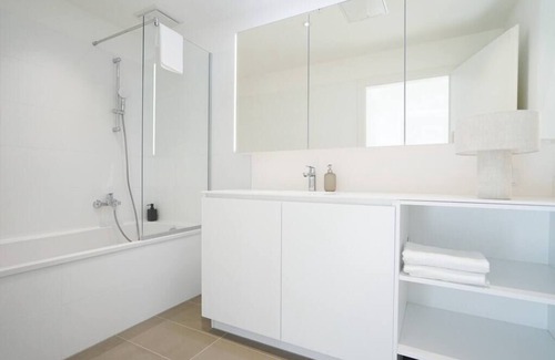 Favoriten Apartment | Apartment with terrace at Metro Station and Spa