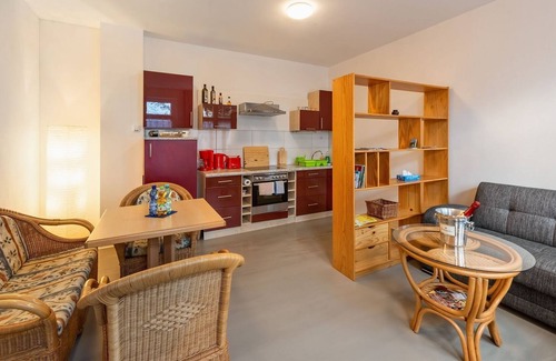 Naumburg Apartment | Apartment with two completely separate units, terrace and garden