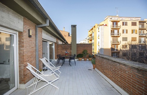 Eixample Apartment | Apartment with very large balcony in Girona