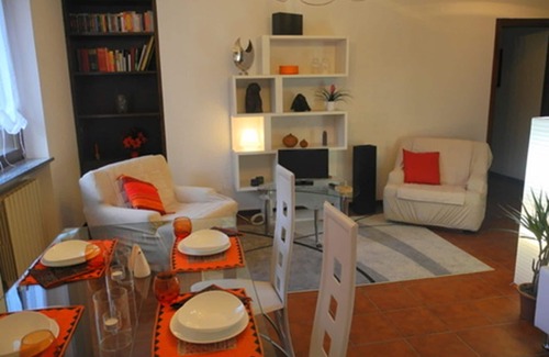 Carciano Apartment | Apartment with Wifi, residential area, the peaceful and flowering of Stresa