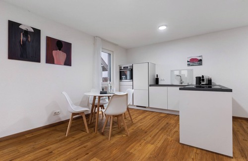 Rheinhausen Apartment | Apartment 'Wohnung 3' with Balcony and Wi-Fi