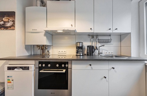 Dohren-Wulfel Apartment | Apartment 'Wohnung Hannover Ogli' with Wi-Fi