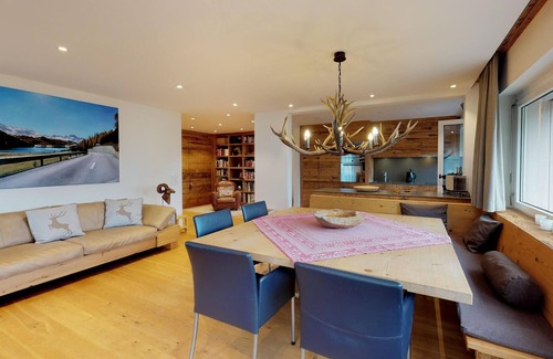 Sankt Moritz-Bad Apartment | Apartmenthouse house next to the lake in St.