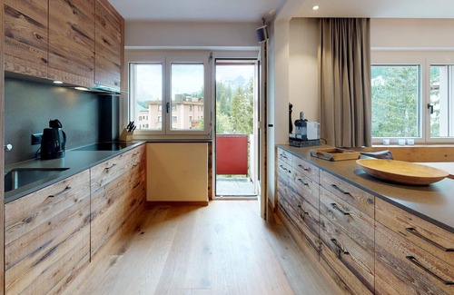 Sankt Moritz-Bad Apartment | Apartmenthouse house next to the lake in St.