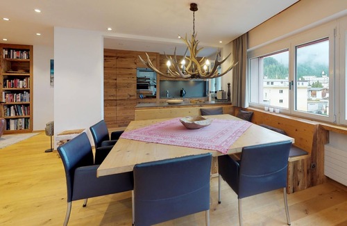 Sankt Moritz-Bad Apartment | Apartmenthouse house next to the lake in St.