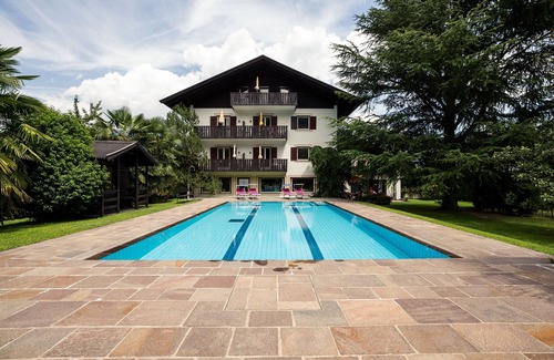 Lana Apartment | Apartments Obermayr: Apartment with outdoor pool and indoor pool