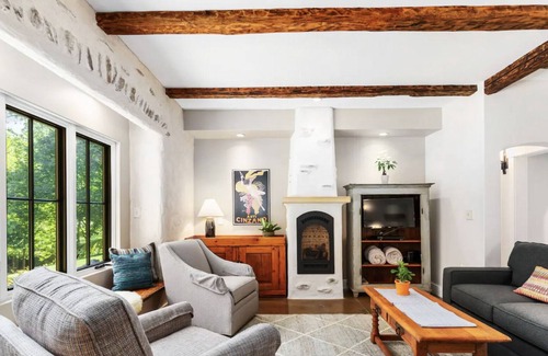 Black Mountain House | Apeldoorn House: Perfect Blue Ridge Retreat, close to Black Mountain, 28 min to Asheville and wifi!