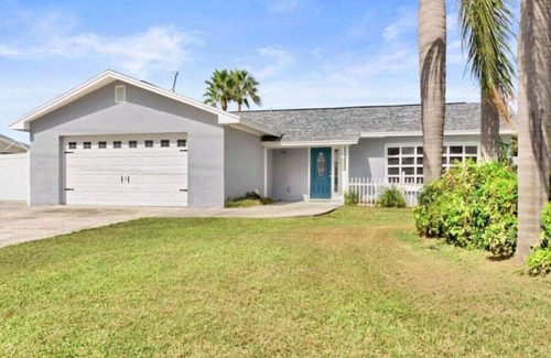 Apollo Beach House | Apollo Beach Waterfront Pool Oasis