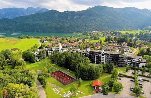 Fuessen Apartment | App 3/18 - Helle, Moderne Fewo mit Balkon und Bergblick - Ferienappartements Weissensee