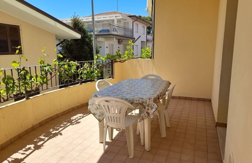 Tortoreto Apartment | App. "A1" sea view on the 1st floor ideal X 2 families at 30mt. from the beach!