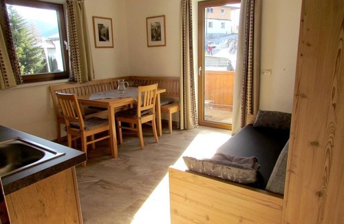 Oberperfuss Apartment | App. Sunflower/2 bedrooms/shower/WC, breakfast - Studlerhof Hörtnagl