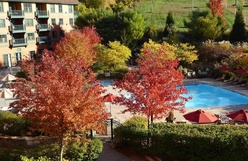 Vernon Condo | Appalachian @ Mtn Creek Pool Hot Tubs Sauna Gym Deck Mtn Front #324