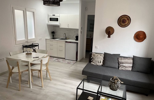 Collblanc y La Torrassa Apartment | Appartement Cosy et Lumineux