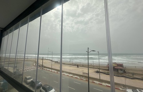 Rabat-Sale-Kenitra Apartment | Apparemment Front mer et Pied Dans Leau
