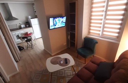 Bourg-Saint-Andeol Apartment | Appart 100 - Cosy T2 with TV