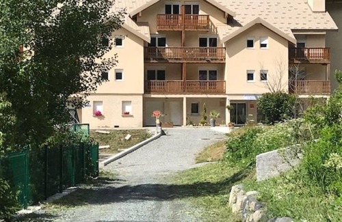 Villar-d'Arene Apartment | Appart 12 in a mountain village: nature and relaxation in Meije country